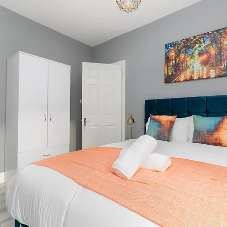 Homely 3 Bedroom House In Hammersmith-2