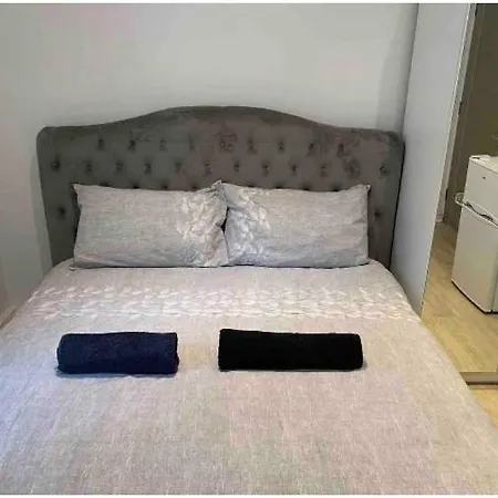 Central London Property-Ensuite, Double And Budget Room-2