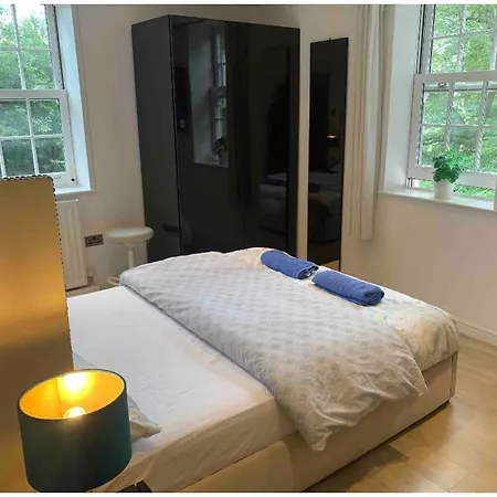 Central London Property-Ensuite, Double And Budget Room-2