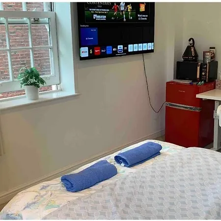 Central London Property-Ensuite, Double And Budget Room-2