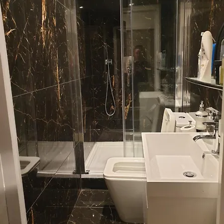 Central London Property-Ensuite, Double And Budget Room-2