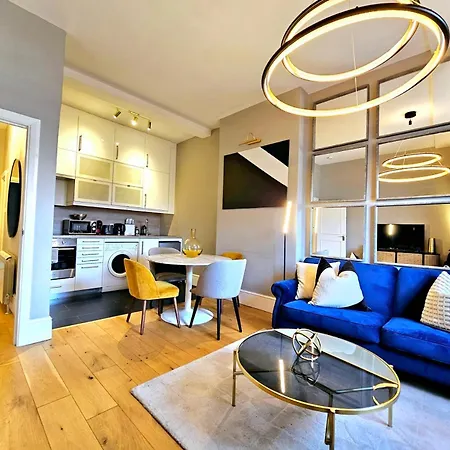 Gorgeous Hyde Park Home With Elevator Access By Tube Metro Stations-3