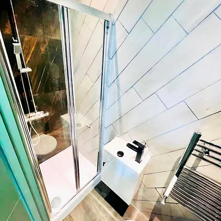 London 43 Ensuite Room Look Like Hotel Top Locations-2