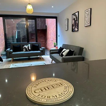 Richardson Deluxe Apartments - 3 Bed-2