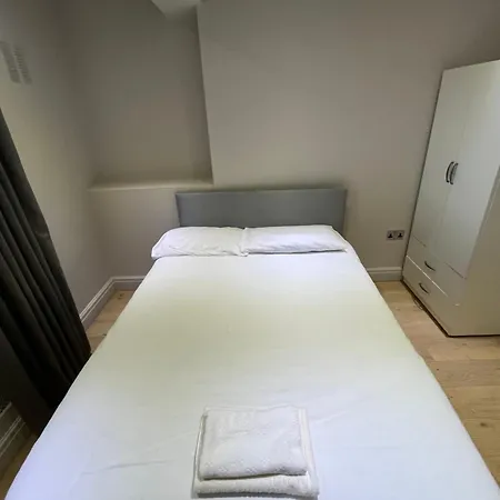 Modern Two Bed Flat In Notting Hill-2