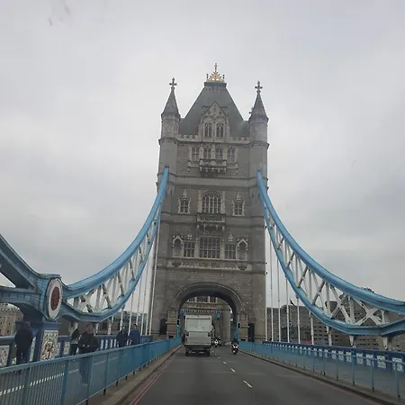 Walking To Tower Bridge-2