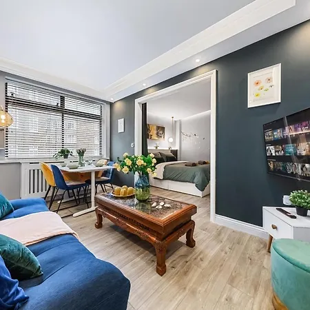 Stylish, Fully Equipped Central Apartment Beside Hyde Park-2
