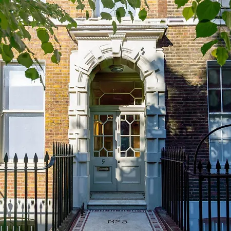 5 Doughty Street - Urban Apartments-3