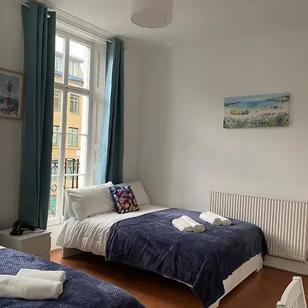 Comfy Private Rooms In Camden Town, Central London-3