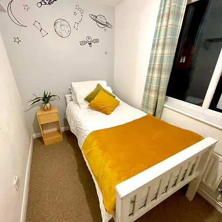 2 Bed Flat Privite In Canada Water-3
