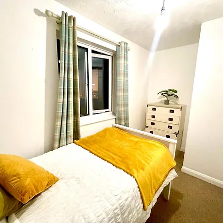 2 Bed Flat Privite In Canada Water-2