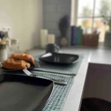 One Bedroom Putney Village Flat-2