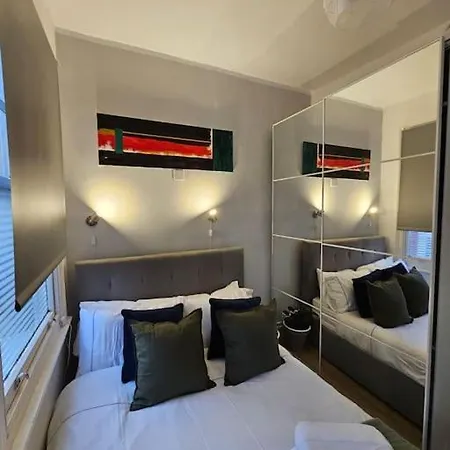 Beautiful And Spacious Flat-2