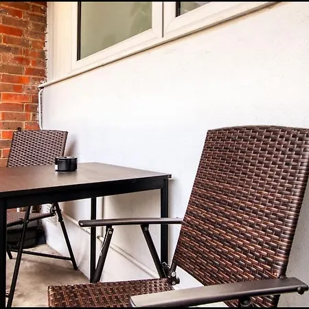 Peaceful 2-Bed South Bank-2