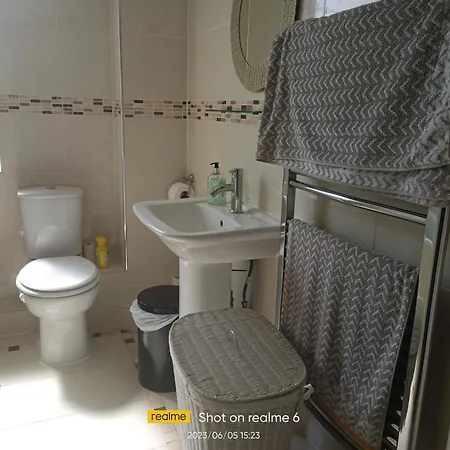 Goldy'S Place In E17-2
