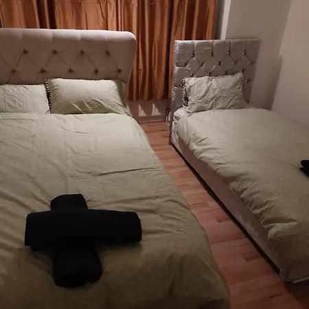 Catford Homely Home-2