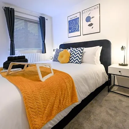 Modern 2 Bed Maisonette With Parking-2