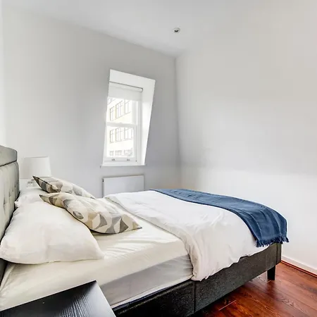 Prime Marylebone 3 Bedroom Apartment-3