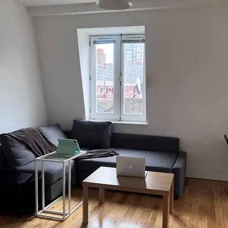 Central , Bright And Modern Flat Up To 4 People-2