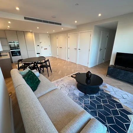 2 Bedroom Modern Family Flat-Apartment Fulham London-3