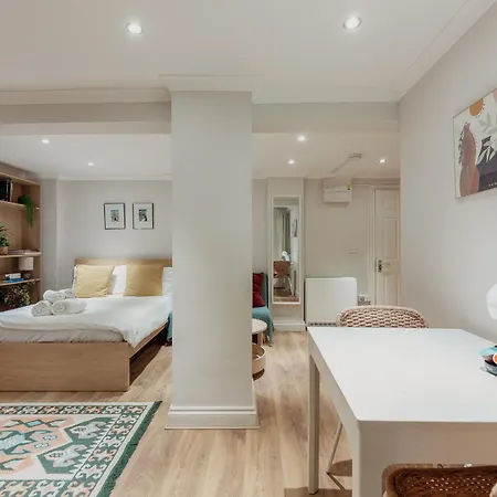 Kensington Nest Serviced Studio-3
