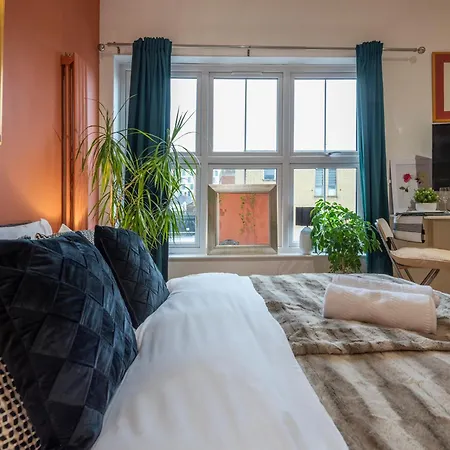 Amazing Finsbury Park Studio-2