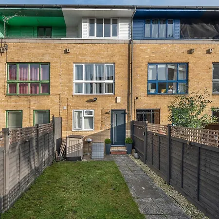 2 Bed Town House With Garden In Hackney, London-2