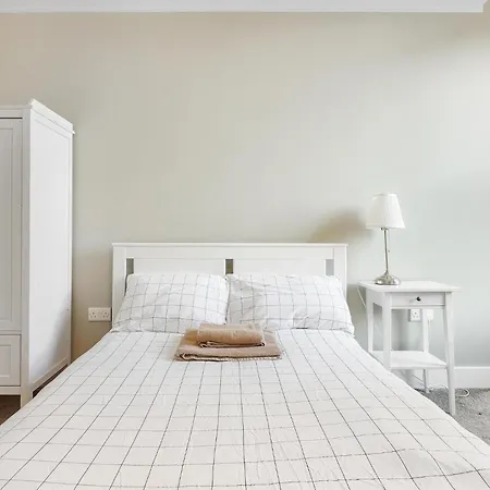 221 Clapham Road Apartments-3