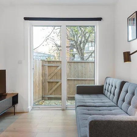 Spacious Clapham Apartments-3