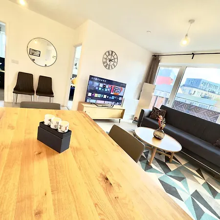 3Bedroom, 2Bathroom, Balcony,Luxury Flat Westfield-3