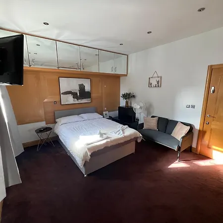 Rooms Close To Central London 2-3