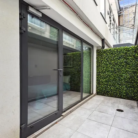 Buckingham Palace Residences By Aeria Apartments-3