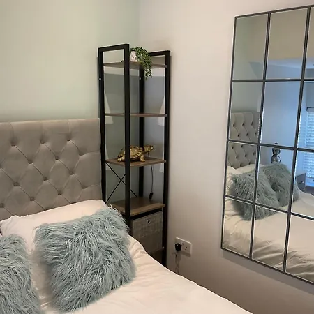 2 Bed Home From Home Apartment 41-2
