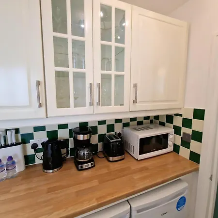 Stunning Hyde Park Home, Ground Floor Maisonette, Duplex, Near Tube Metro Stations-2