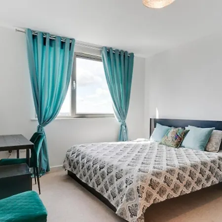 London City View Apartment, Short Walk To Tower Bridge, Free Parking-2