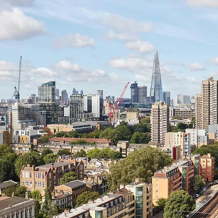 London City View Apartment, Short Walk To Tower Bridge, Free Parking-3