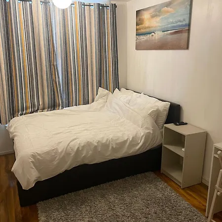 Two Bedroom Flat In Greenwich Near The 02-2