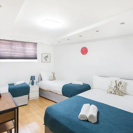 Holloway Apartments-3