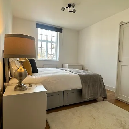 Beautiful 2Bed Flat London-3