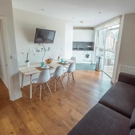 Splendid Euston Flat-3