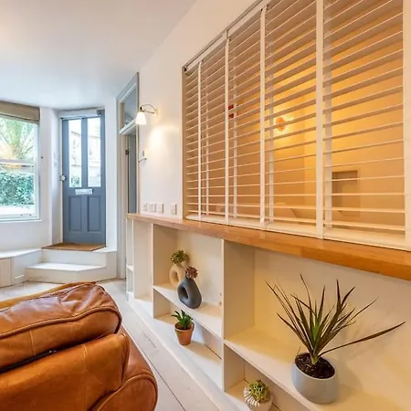 Lovely Self-Contained Basement Studio With Kitchen-3