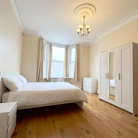 Spot Homes Guest House-2