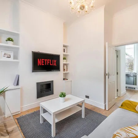 Charming 1 Bedroom Flat With Private Patio - West London, Kensington, Earl'S Court, Chelsea-2