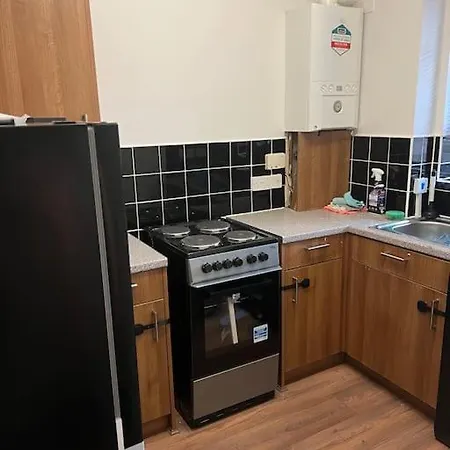Flat In White City - Westfield-2