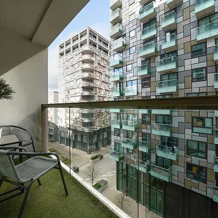 Cobalt Point, South Quay-3