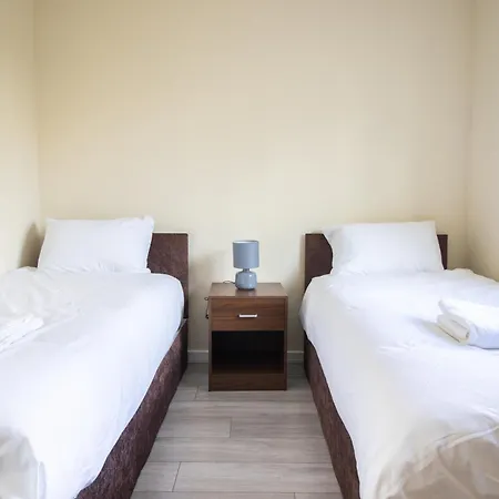 Newly Launched Two Bedroom House By Den Accommodation Short Lets & Serviced Accommodation With Garden-3
