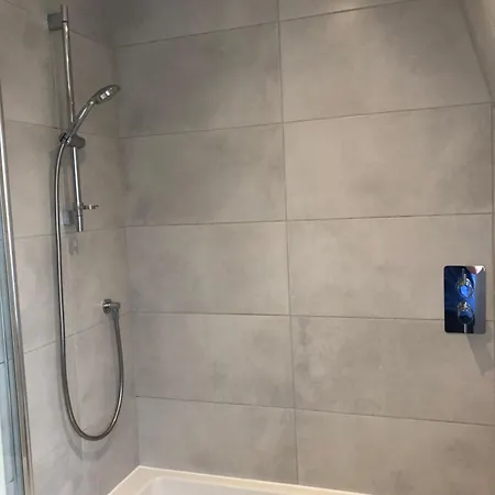 New! Fantastic 1 Bedroom Flat Sw6 Near Central London-2
