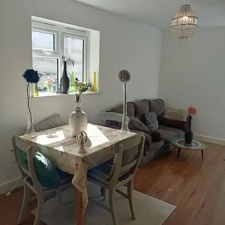 Cosy Room Shared Apartment-2