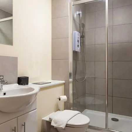 Characterful 2 Bedroom Apartment In Brixton-3