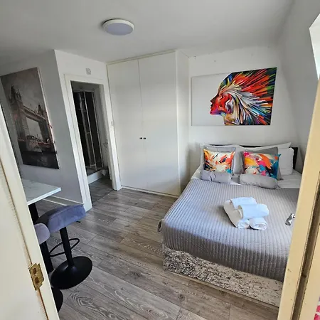 Cozy And Small Studio Zone 2 Near Maida Vale 6-3